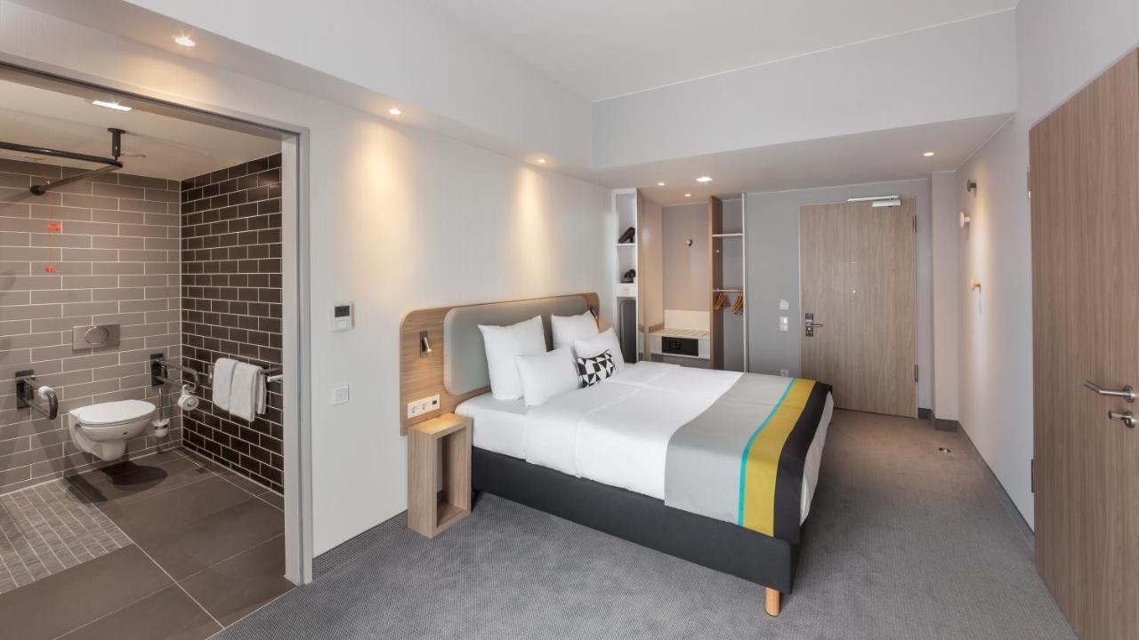 Holiday Inn Express - Munich North By Ihg Екстериор снимка
