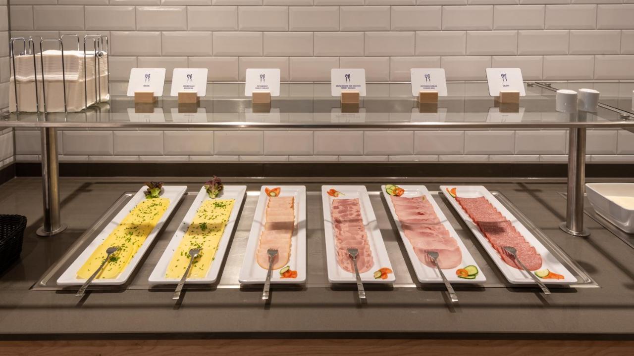 Holiday Inn Express - Munich North By Ihg Екстериор снимка