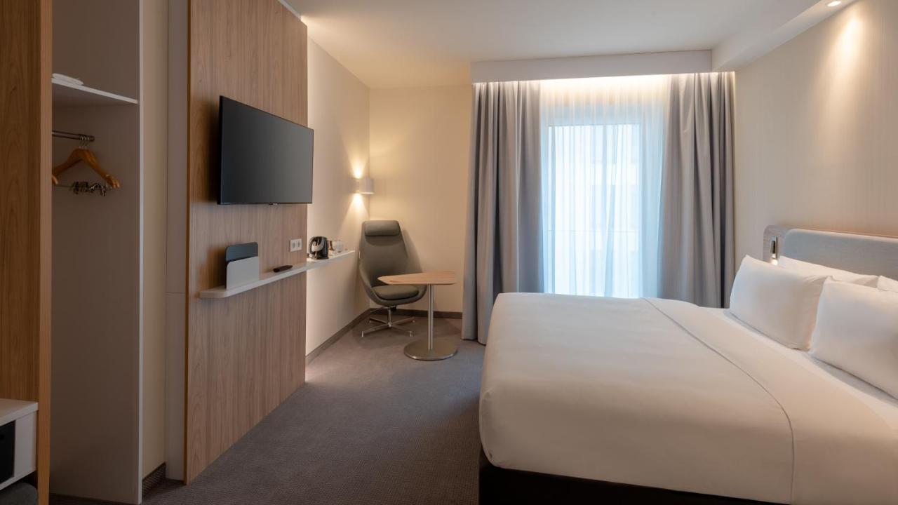 Holiday Inn Express - Munich North By Ihg Екстериор снимка