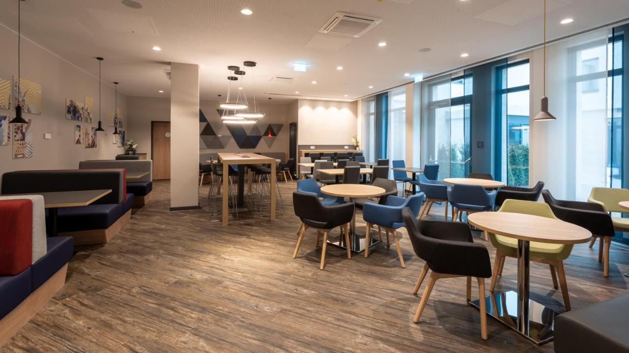 Holiday Inn Express - Munich North By Ihg Екстериор снимка