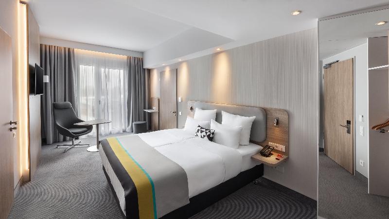 Holiday Inn Express - Munich North By Ihg Екстериор снимка