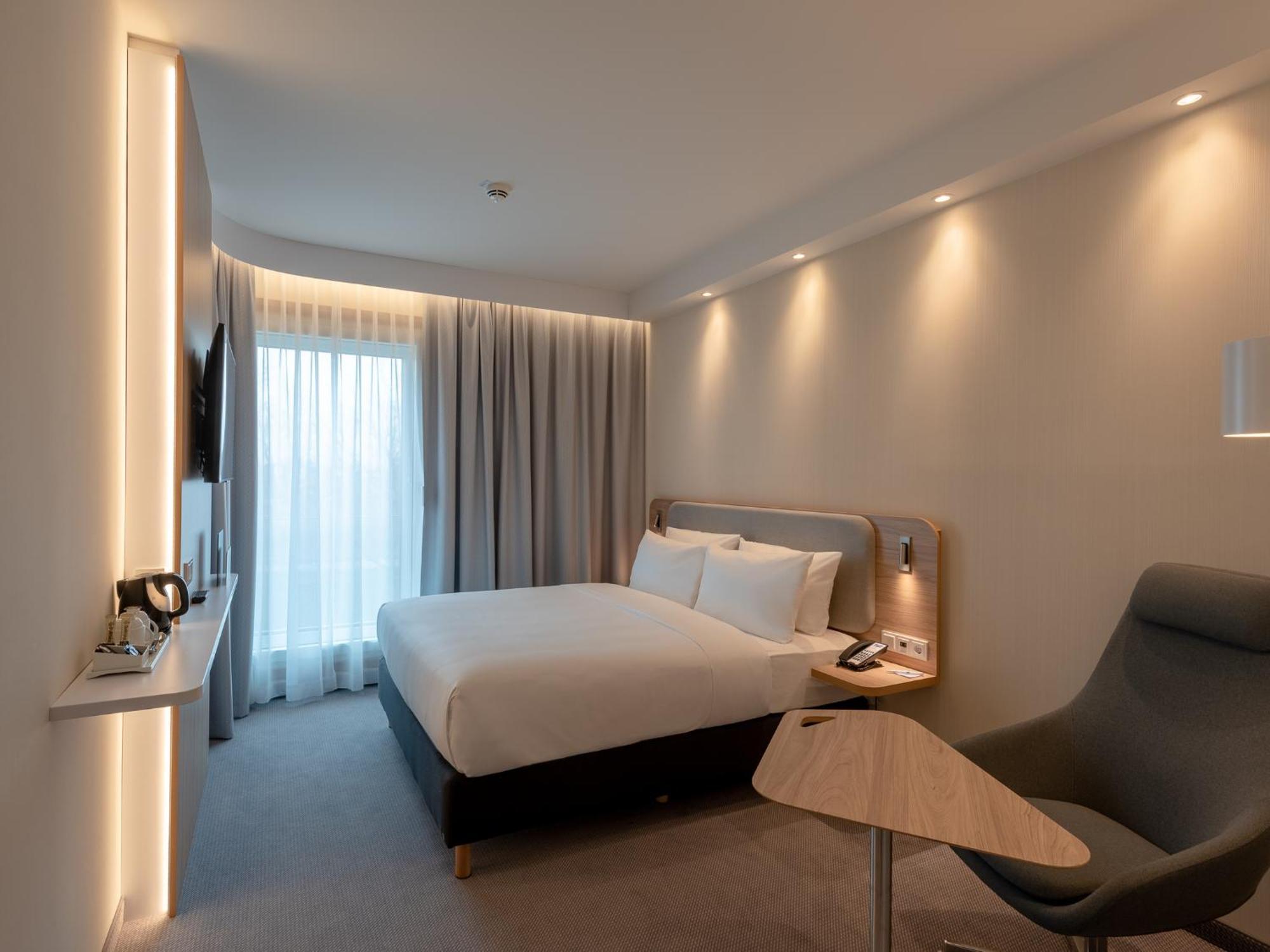 Holiday Inn Express - Munich North By Ihg Екстериор снимка