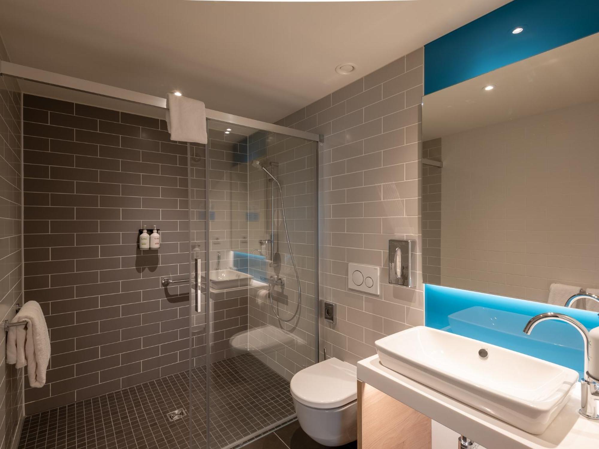Holiday Inn Express - Munich North By Ihg Екстериор снимка